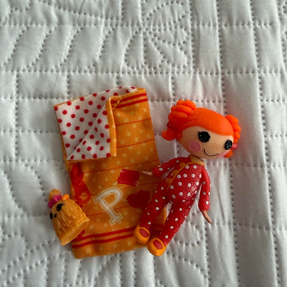 Lalaloopsy Mini Peppy Pom Pom’s Sleepover Set + Pet and Sleeping Bag